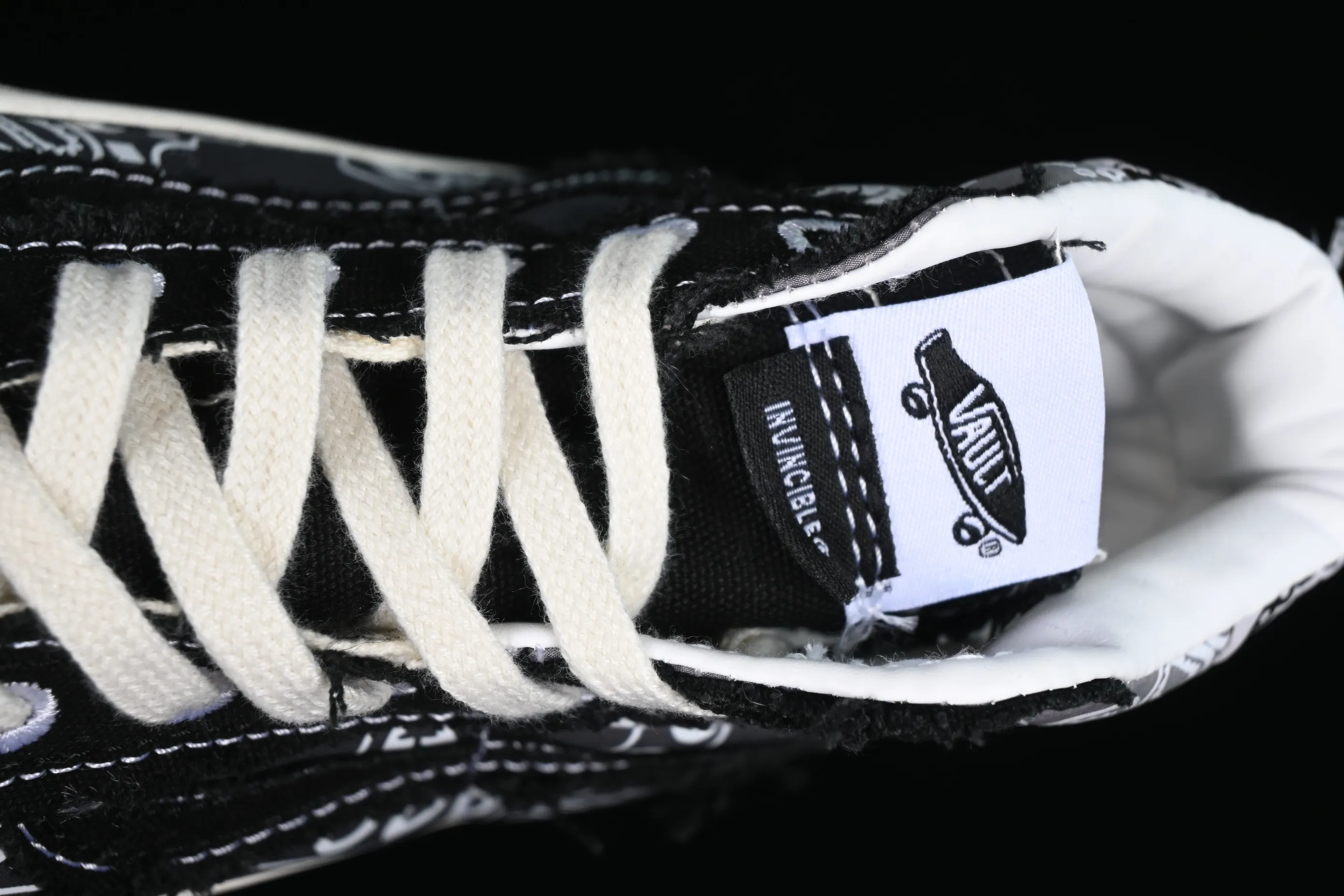 All categories Vans Vans series Vans Hi Vans high-top Vault by Vans x Invincible joint series high-top casual sneakers VN000CDDBP6